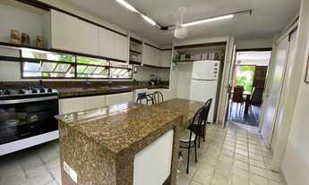 Imagem 2: Casa à venda em Condomínio com 450m² de área útil, 5 quartos sendo 3 suítes e 4 vagas em A