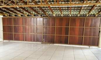 Imagem 2: Sobrado para aluguel possui 180 metros quadrados com 5 quartos