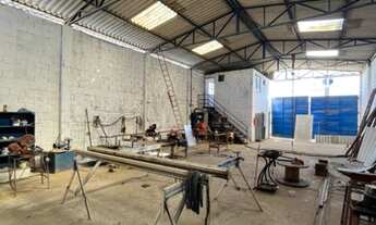 Imagem 6: ALUGO GALPÃO Galpão / depósito com aluguel por R$2.500 /mês