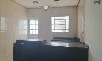 Imagem 3: CASA TÉRREA COM ARVORES FRUTÍFERAS