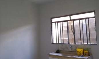 Imagem: Aluga se casa de 4 comodos sem garagem próx