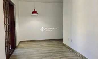 Imagem 2: Apartamento para venda com 75 metros quadrados com 2 quartos em Passo da Areia - Porto Ale