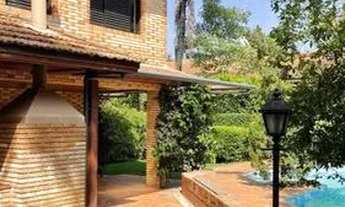 Imagem 3: Casa Clássica, em Condomínio Fechado de Alto Padrão, para venda. 435 m² com 5 dormitórios