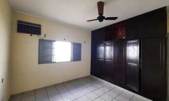 Imagem 7: CASA NO CENTRO | 3 QUARTOS | 1 SUÍTE | 2 SALAS | 2 VAGAS