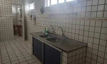 Imagem 2: Casa para aluguel possui 220 metros quadrados com 5 quartos