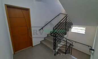 Imagem 4: )(- Lindo e Novo Apartamento com 2 Quartos e Varanda Gourmet em Jardim dos Alfineiros