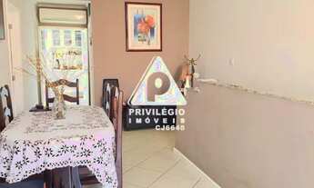 Imagem 7: Em Botafogo, excelente casa em vila charmosa: são 2 quartos, cozinha planejada e área exte