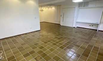 Imagem 7: Alugo no bairro da Jaqueira, apartamento 04 quartos, 01 por andar - Recife - PE