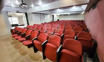 Imagem: Andar corrido com auditório no Lourdes