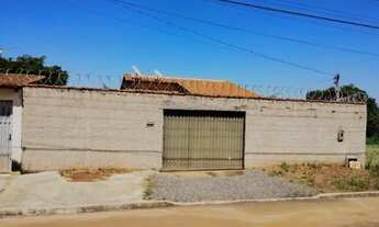 Imagem: Casa 02 com quartos sozinha no lote em Trindade