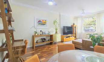 Imagem 4: Apartamento reformado em Laranjeiras, 118 m², 3 quartos, 1 suíte e 1 vaga