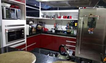 Imagem 3: Condomínio Baviera, Sobrado, 3 suítes plenas+office repleto em armários, 224 m² privativos