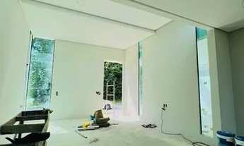 Imagem 5: Casa projetada / 03 suítes / 04 vagas de garagem / em fase de acabamento