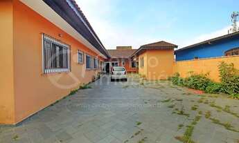 Imagem 2: CASA à venda com 3 quartos em Itanhaém, no bairro Tupy