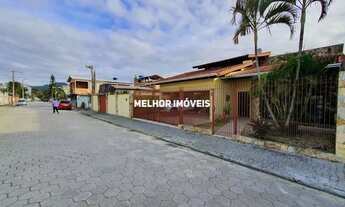 Imagem: Casa a Venda em Camboriú com Piscina e