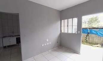 Imagem 4: ALUGO APARTAMENTO R$650,00<br>1° ANDAR 3 CÔMODOS E BANHEIRO LAVANDERIA COBERTA<br