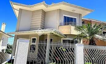 Imagem 2: Imóvel de alto padrão muito bem localizado na Pedra Branca, a poucos passos do lago!