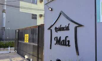 Imagem 3: Vendo Mali Turu em frente a selfit