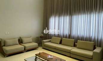 Imagem 4: Casa em condomínio com 3 suítes disponível para venda no bairro Nova Uberlândia em Uberlân