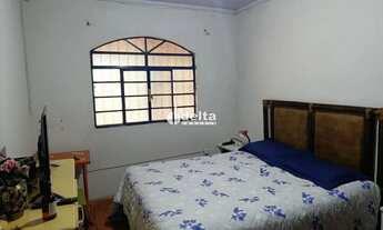 Imagem 4: Chácara com 4 quartos disponível para locação e venda no bairro Chácaras Oliveira em Uberl