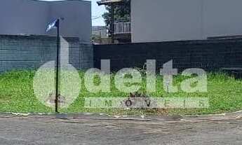 Imagem: Terreno em condomínio fechado disponível