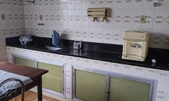 Imagem 6: Casa para venda possui 225 metros quadrados com 6 quartos