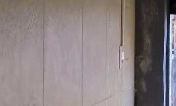 Imagem 5: Duas pequenas lojas para comércio ou representações situadas no Santo Agostinho, Matatu