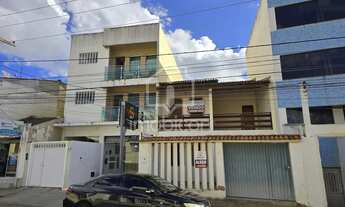 Imagem 2: Casa Ampla com Potencial Residencial e Comercial próx. ao Centro!