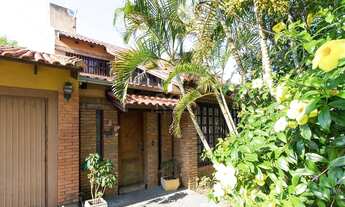 Imagem 2: Porto Alegre - Casa Padrão - Hípica