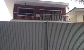 Imagem 3: Sobrado com 6 dorms e quintal com amplo jardim no centro do Bonfiglioli