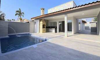 Imagem: Casa com piscina à venda em Peruíbe /