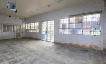 Imagem 4: Porto Alegre - Prédio Inteiro - Tristeza