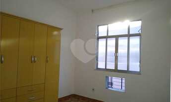 Imagem 5: Ótimo apartamento, prédio único com apenas três andares, um por andar, no coração da Vila