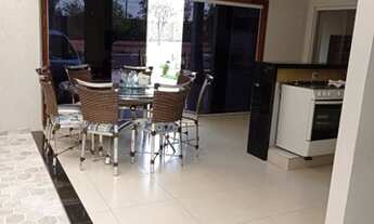 Imagem 3: Casa de condomínio para venda tem 200 metros quadrados com 3 quartos