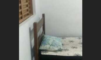 Imagem 4: Aluga se kitnet Quarto com aluguel por R$450 /mês