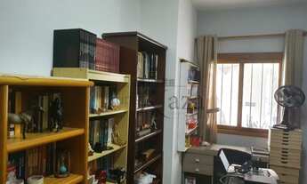 Imagem 2: Casa - 04 Dormitórios com Suíte - Jardim América - Venda