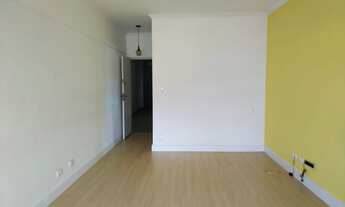 Imagem 2: Apto 2 dorms + dep. empr, c/ armários e ar condicionados. Oportunidade!