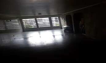 Imagem 6: Sobrado na Mooca com 6 de frente e 30 de fundos, 3 dorms sendo 2 suítes e 5 vagas