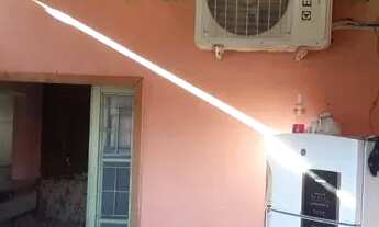 Imagem 2: Casa com 2 quartos sala cozinha banheiro e etc.