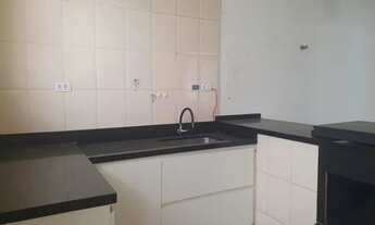 Imagem 2: CASA TÉRREA COM ARVORES FRUTÍFERAS