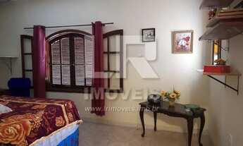 Imagem 7: Casa com 2 quartos e quintal amplo em rua pavimentada, excelente localização *CN-08