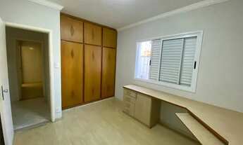 Imagem 6: Sobrado para venda tem 266 metros quadrados com 3 quartos em Fundinho - Uberlândia - MG