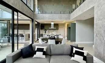 Imagem 7: Casa de condomínio sobrado para venda tem 335 metros quadrados com 4 quartos