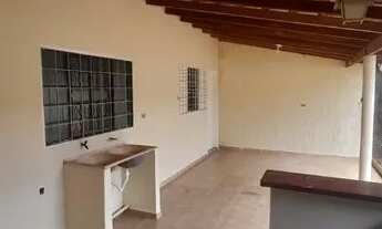 Imagem 3: Casa com varanda, churrasqueira. Santa Emília. Portão eletrônico, casa de 2 quartos e etc