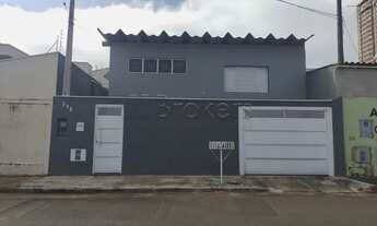 Imagem: Botucatu - Casa Padrão - Centro