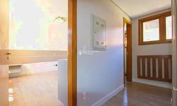 Imagem 6: Casa de condomínio para venda tem 229 metros quadrados com 3 quartos