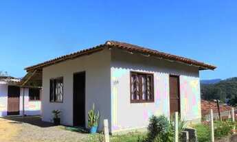 Imagem: Casa de 2 dormitórios e 2 kitnets em terreno