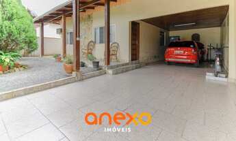 Imagem: Casa construída em terreno com 600m²