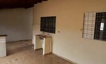 Imagem 6: Casa com varanda, churrasqueira. Santa Emília. Portão eletrônico, casa de 2 quartos e etc