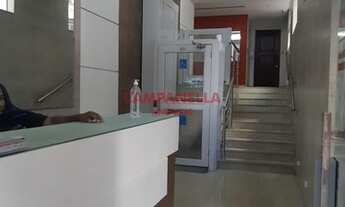 Imagem 4: Apartamento 02 quartos, dependências, Rua Gustavo Sampaio, junto ao mar Leme